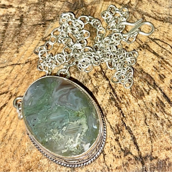 Green Moss Agate Pendant Necklace - Picture 9 of 14